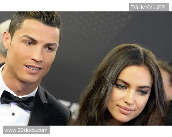 足球明星头像女友的魅力与时尚搭配解析 足球明星头像女友的魅力与时尚搭配解析