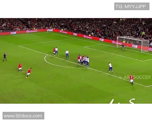 足球明星精彩瞬间刁钻射门技巧集锦尽显球场魅力与风采