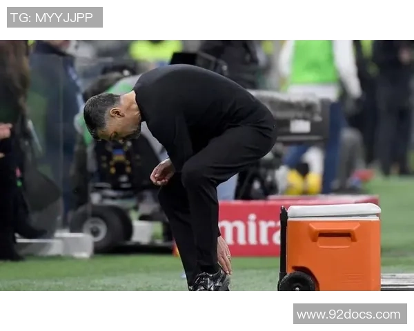 足球明星遭抢劫视频曝光引发热议安全问题再度成为焦点 足球明星遭抢劫视频曝光引发热议安全问题再度成为焦点